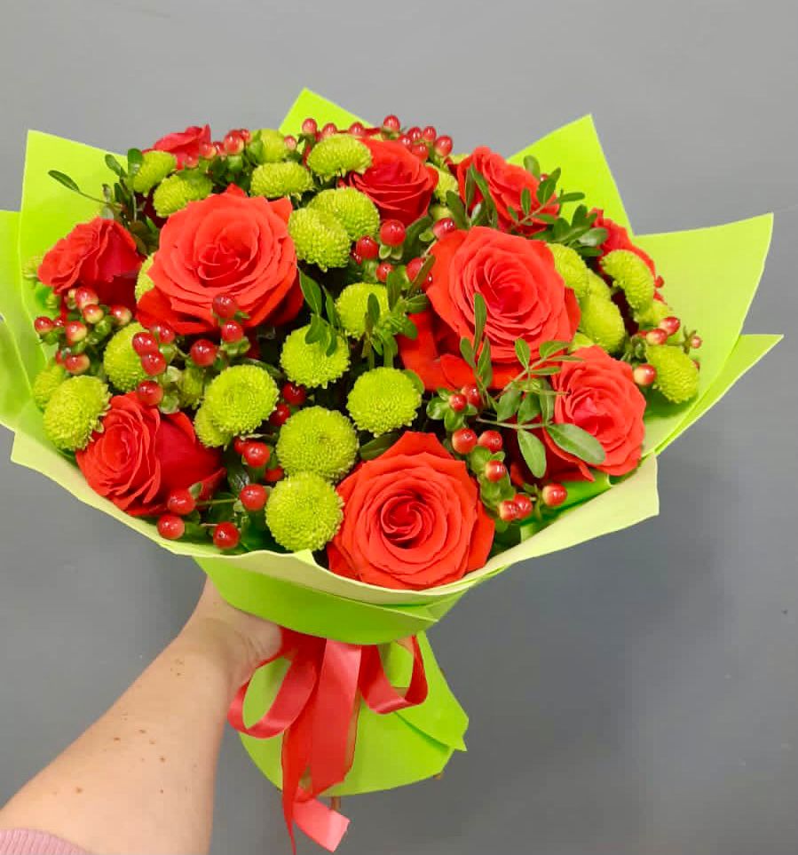 Букет признание в Вятских Полянах Букет цветов из: Хризантемы и Розы в Вятских Полянах