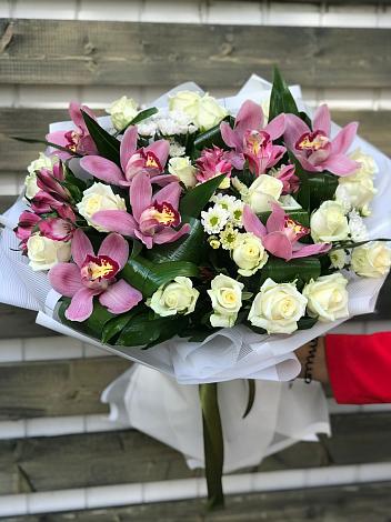 Букет цветов из: Розы и Хризантемы в Вятских Полянах