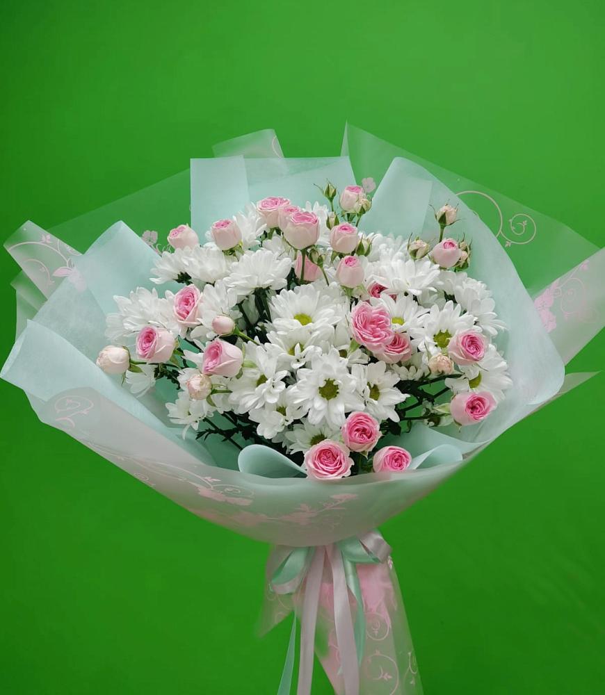 Букет влюбленный романтик в Вятских Полянах Букет цветов из: Розы и Хризантемы в Вятских Полянах