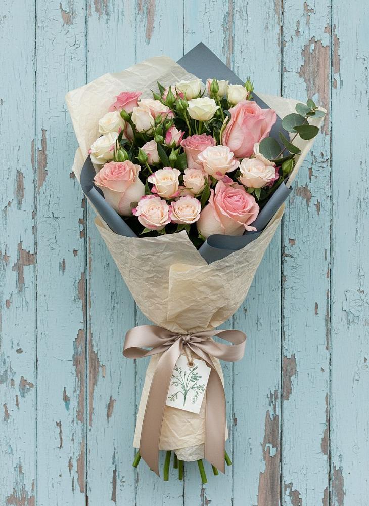 Букет нежный и розовый в Вятских Полянах Букет цветов из: Розы в Вятских Полянах