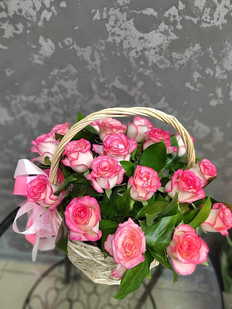 Композиция французская провинция в Вятских Полянах Цветочная композиция из Розы в корзине в Вятских Полянах