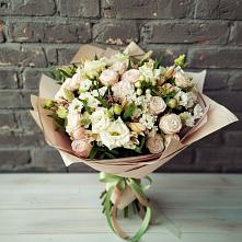 Букет нежное ассорти в Вятских Полянах Букет цветов из:  Альстромерии, Розы и Хризантемы в Вятских Полянах