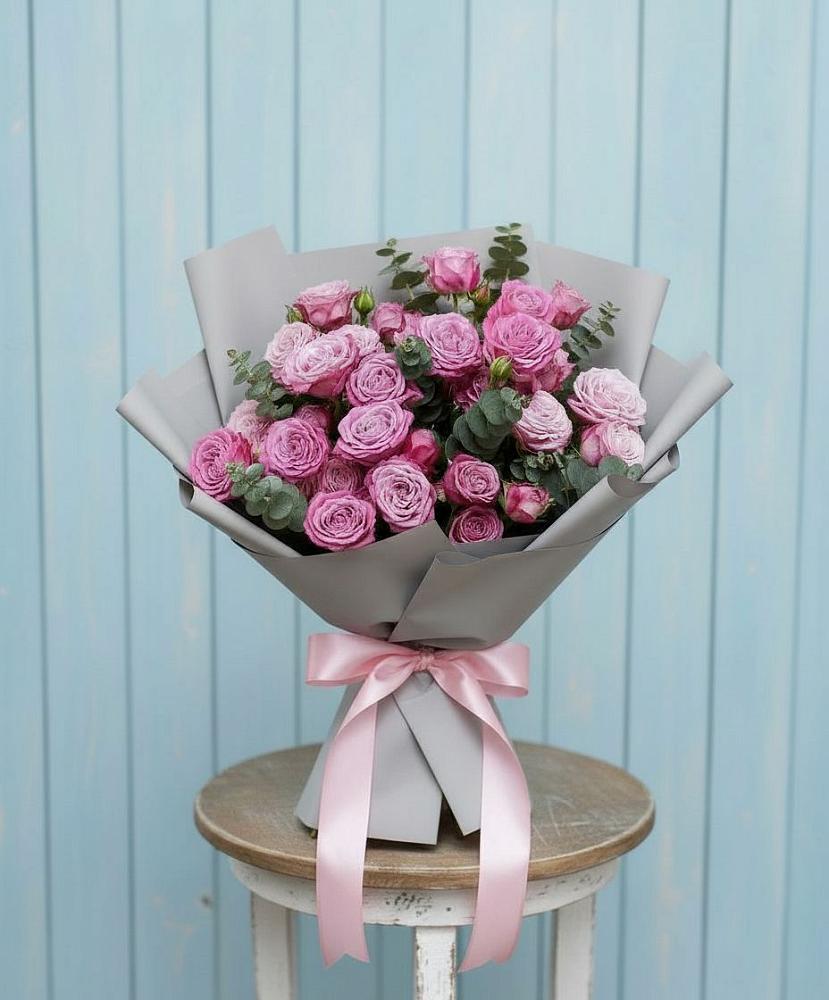 Композиция Яркий комплимент в Вятских Полянах Букет цветов из: Розы в Вятских Полянах