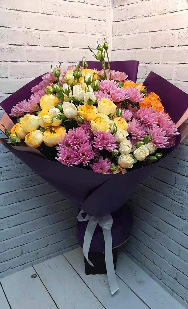 Букет Красочный праздник в Вятских Полянах Букет цветов из: Хризантемы и Розы в Вятских Полянах
