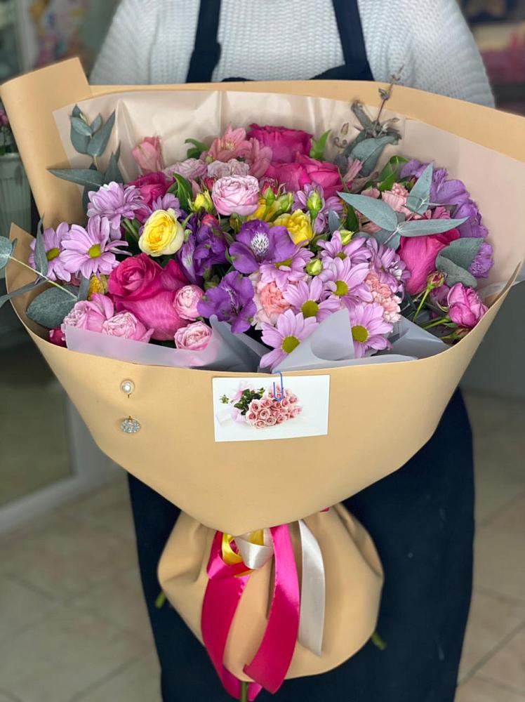 Букет цветов из: Хризантемы, Гвоздики и Альстромерии в Вятских Полянах