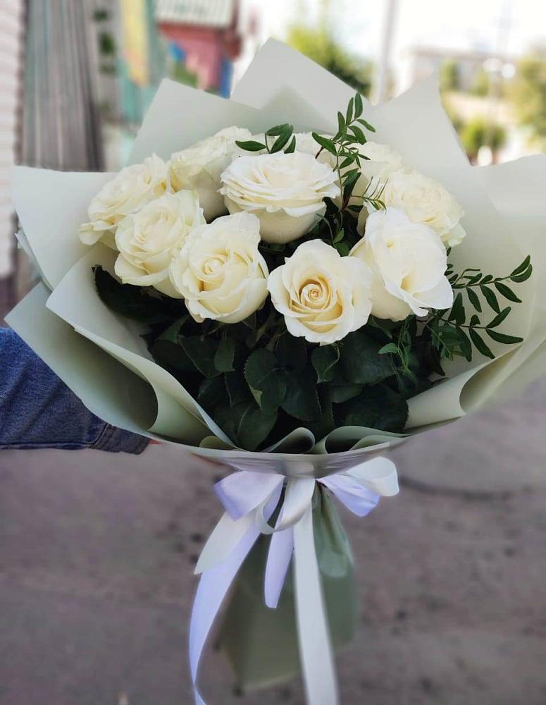 Белые розы Проуд в Вятских Полянах Букет Белые розы Проуд в Вятских Полянах