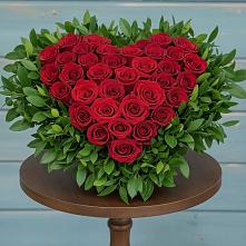 Композиция Сердце в любви в Вятских Полянах Цветочная композиция из Розы в виде сердца в Вятских Полянах