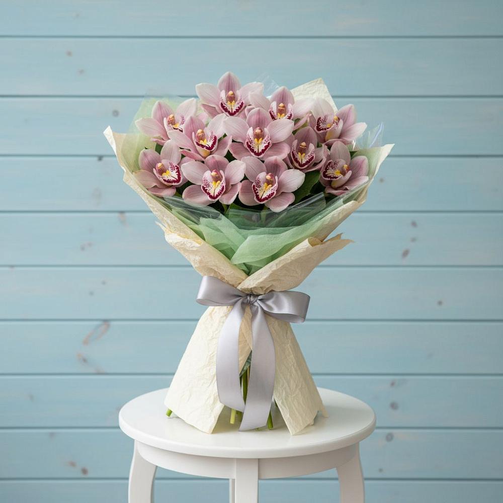 Букет 11 орхидей в Вятских Полянах Букет цветов из: Орхидеи и Розы в Вятских Полянах