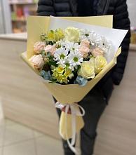 Букет цветов из:  Альстромерии, Розы и Хризантемы в Вятских Полянах
