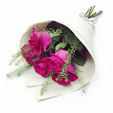Букет ярко-розовый в Вятских Полянах Букет цветов из:  Розы в Вятских Полянах