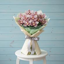 Букет 11 орхидей в Вятских Полянах Букет цветов из:  Орхидеи и Розы в Вятских Полянах