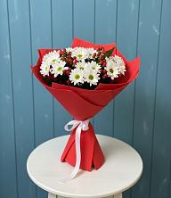 Букет ягоды на снегу в Вятских Полянах Букет цветов из:  Хризантемы в Вятских Полянах