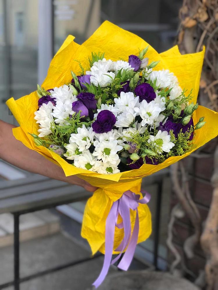Букет облака в Вятских Полянах Букет цветов из: Ирисы, Хризантемы и Ромашки в Вятских Полянах