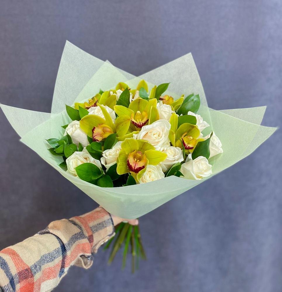 Букет лимончелло в Вятских Полянах Букет цветов из: Орхидеи и Розы в Вятских Полянах