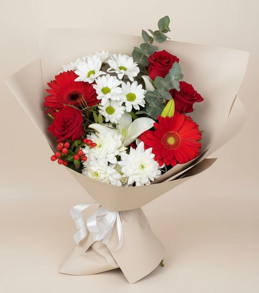 Букет поцелуй лета в Вятских Полянах Букет цветов из: Розы, Хризантемы, Герберы и Лилии в Вятских Полянах