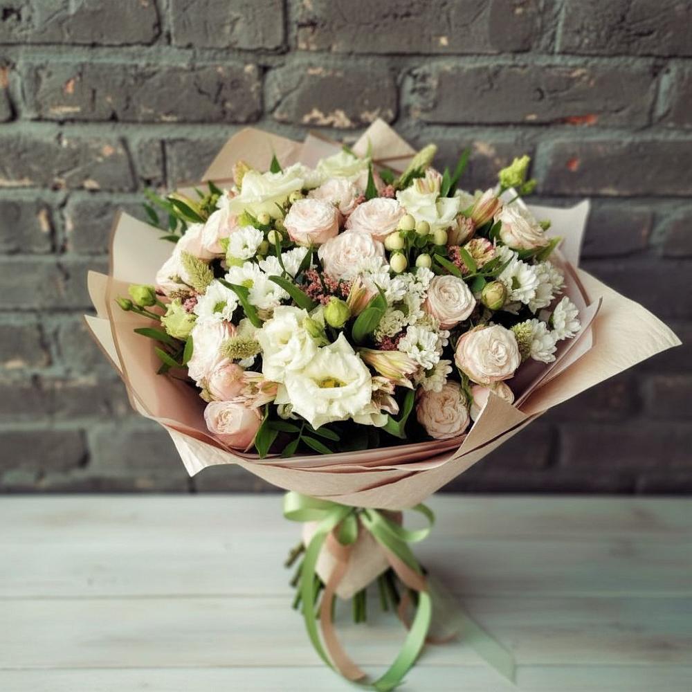 Букет нежное ассорти в Вятских Полянах Букет цветов из: Альстромерии, Розы и Хризантемы в Вятских Полянах