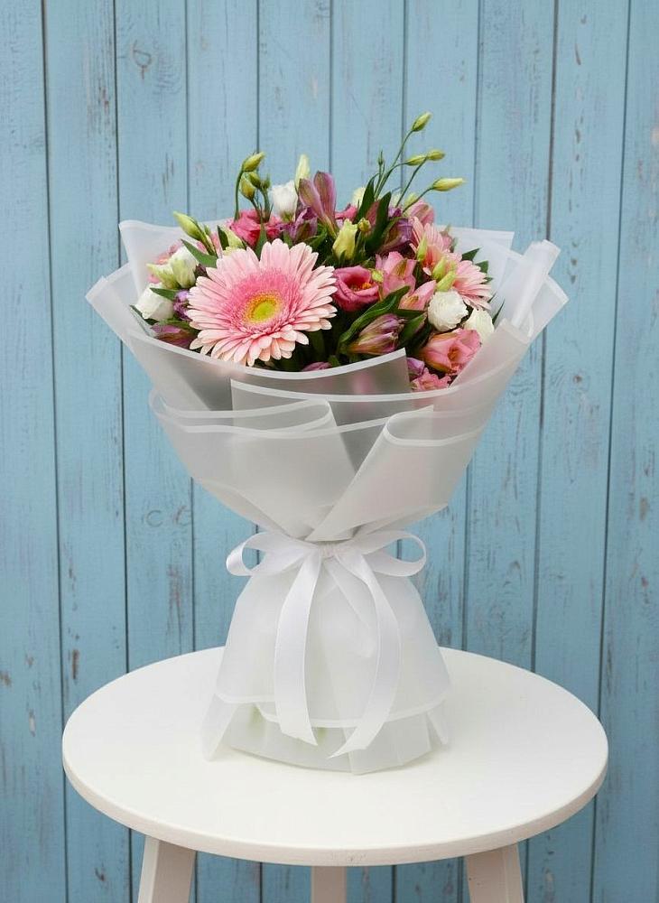 Букет цветов из: Герберы, Альстромерии и Лизиантусы в Вятских Полянах