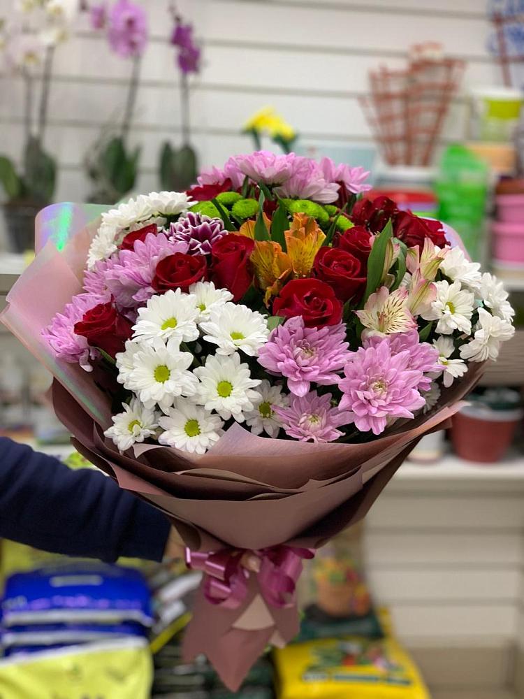 Букет салют цветов в Вятских Полянах Букет цветов из: Розы, Хризантемы и Альстромерии в Вятских Полянах