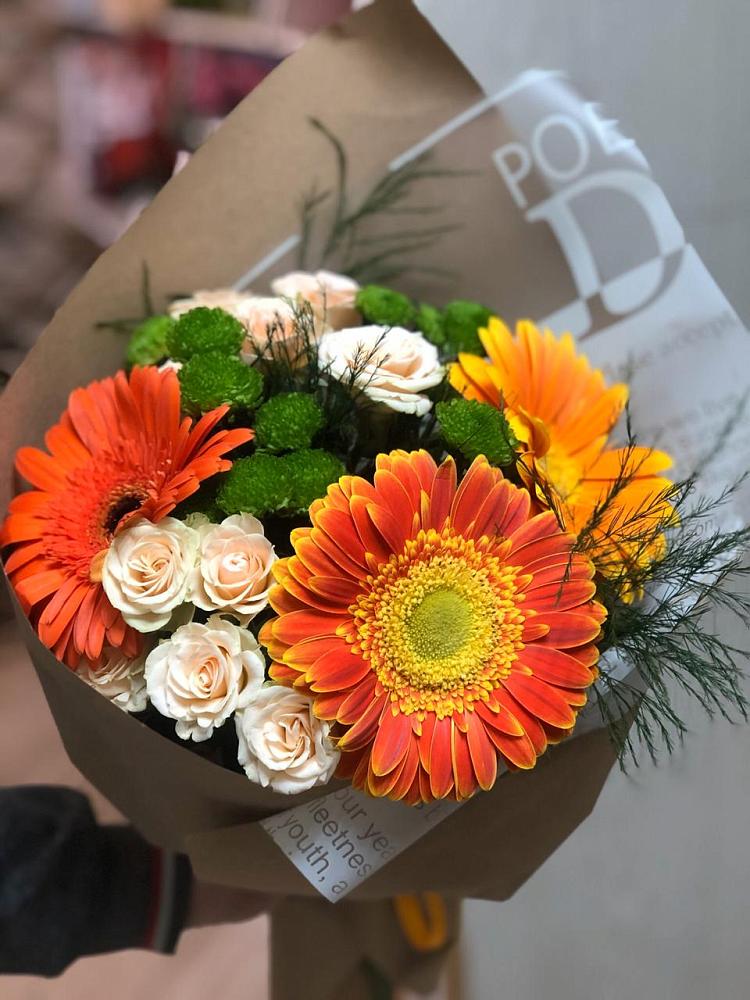 Букет желтый закат в Вятских Полянах Букет цветов из: Герберы, Хризантемы и Розы в Вятских Полянах