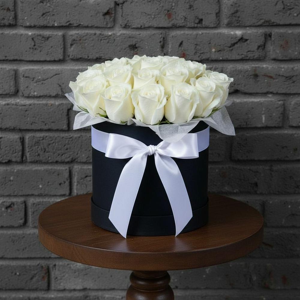 Композиция воздушная нежность в Вятских Полянах Цветочная композиция из Розы в шляпной коробке в Вятских Полянах