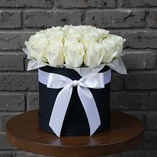 Композиция воздушная нежность в Вятских Полянах Цветочная композиция из Розы в шляпной коробке в Вятских Полянах